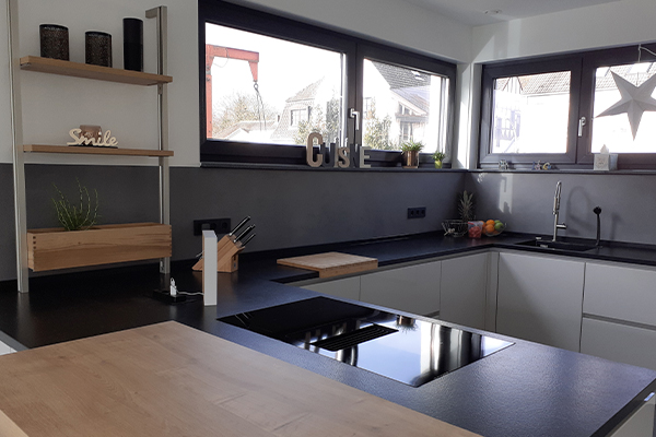 Küchenansicht im Einfamilienhaus geplant mit Firma Neesen